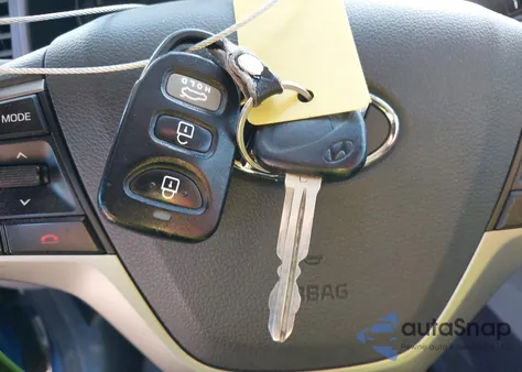 2018 Hyundai Elantra Se z USA, uszkodzony, nr VIN 5NPD74LF3JH354538